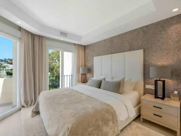 FOR SALE 🏡 Stylish Designer Townhouse with Panoramic Views – La Quinta Hills, Benahavís