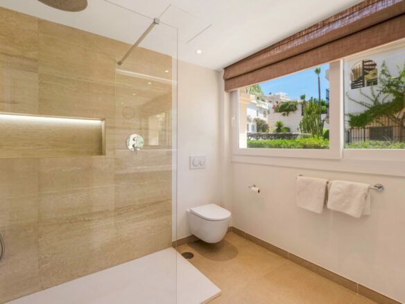 FOR SALE 🏡 Stylish Designer Townhouse with Panoramic Views – La Quinta Hills, Benahavís