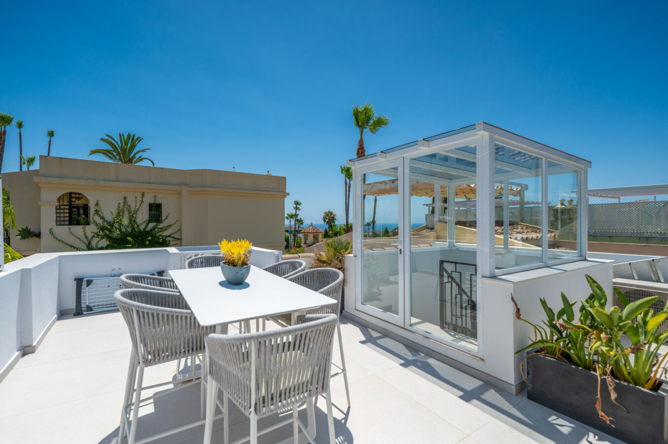 FOR SALE 🏡 Stylish Designer Townhouse with Panoramic Views – La Quinta Hills, Benahavís