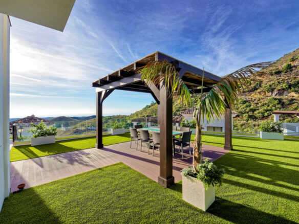 FOR SALE 🏡 Spacious Villa in 24h Gated Community – Benahavís Hills, Benahavís