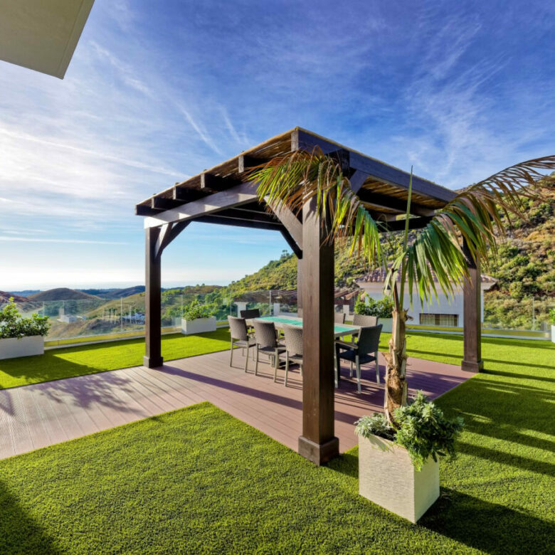 FOR SALE 🏡 Spacious Villa in 24h Gated Community – Benahavís Hills, Benahavís