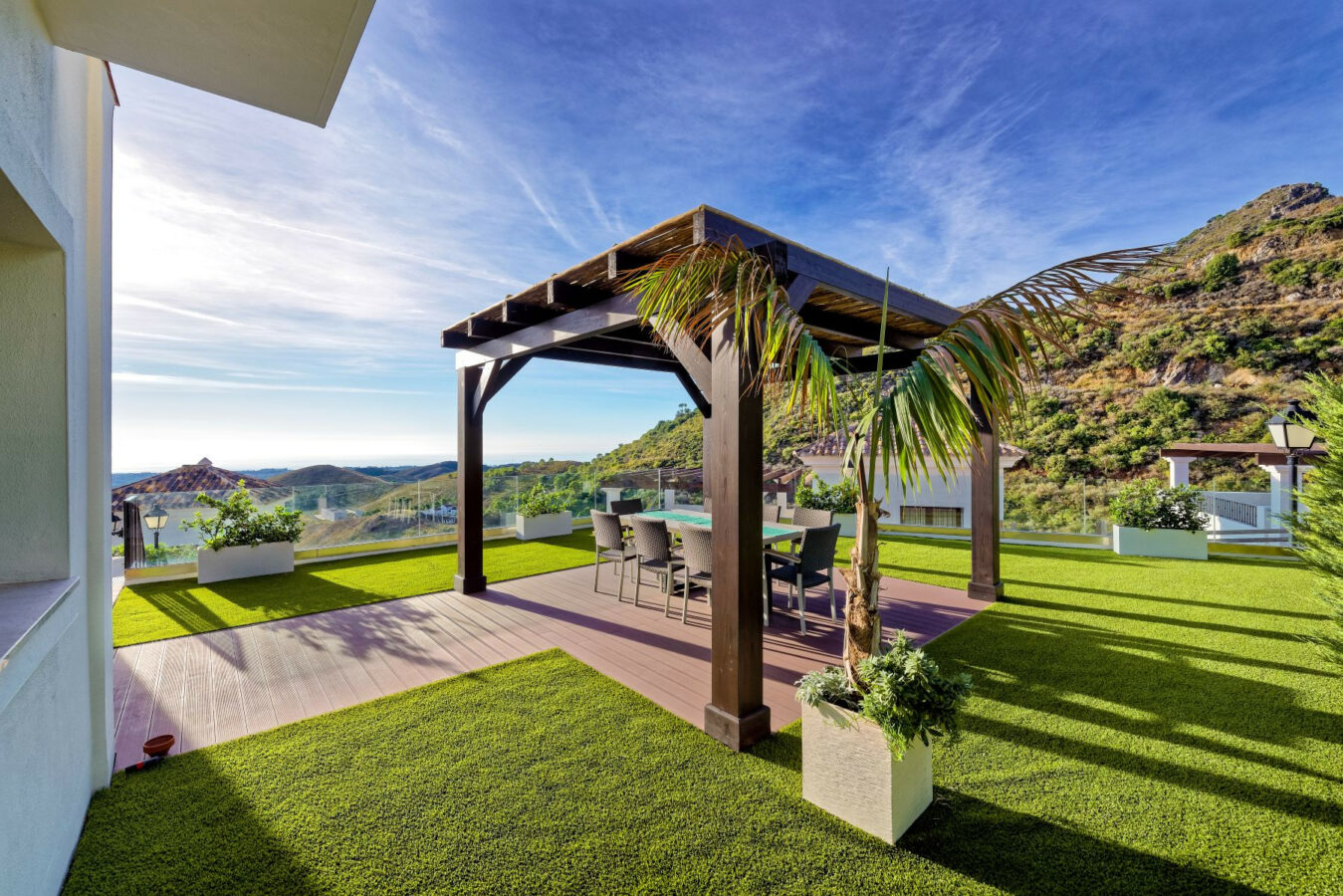 FOR SALE 🏡 Spacious Villa in 24h Gated Community – Benahavís Hills, Benahavís