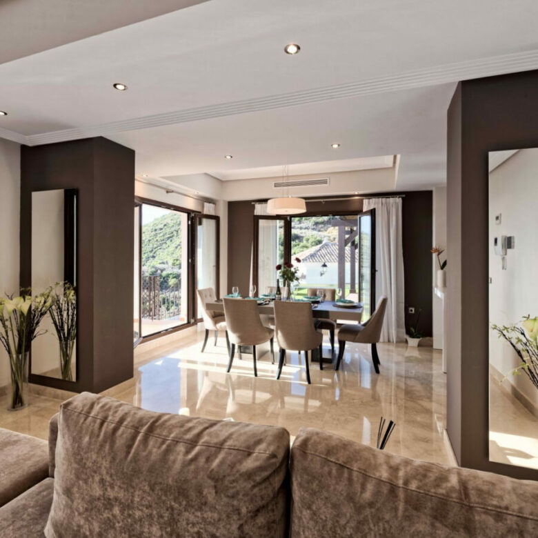 FOR SALE 🏡 Spacious Villa in 24h Gated Community – Benahavís Hills, Benahavís