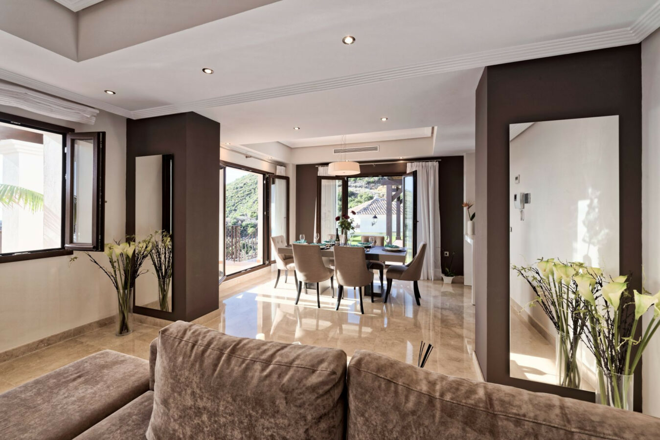 FOR SALE 🏡 Spacious Villa in 24h Gated Community – Benahavís Hills, Benahavís