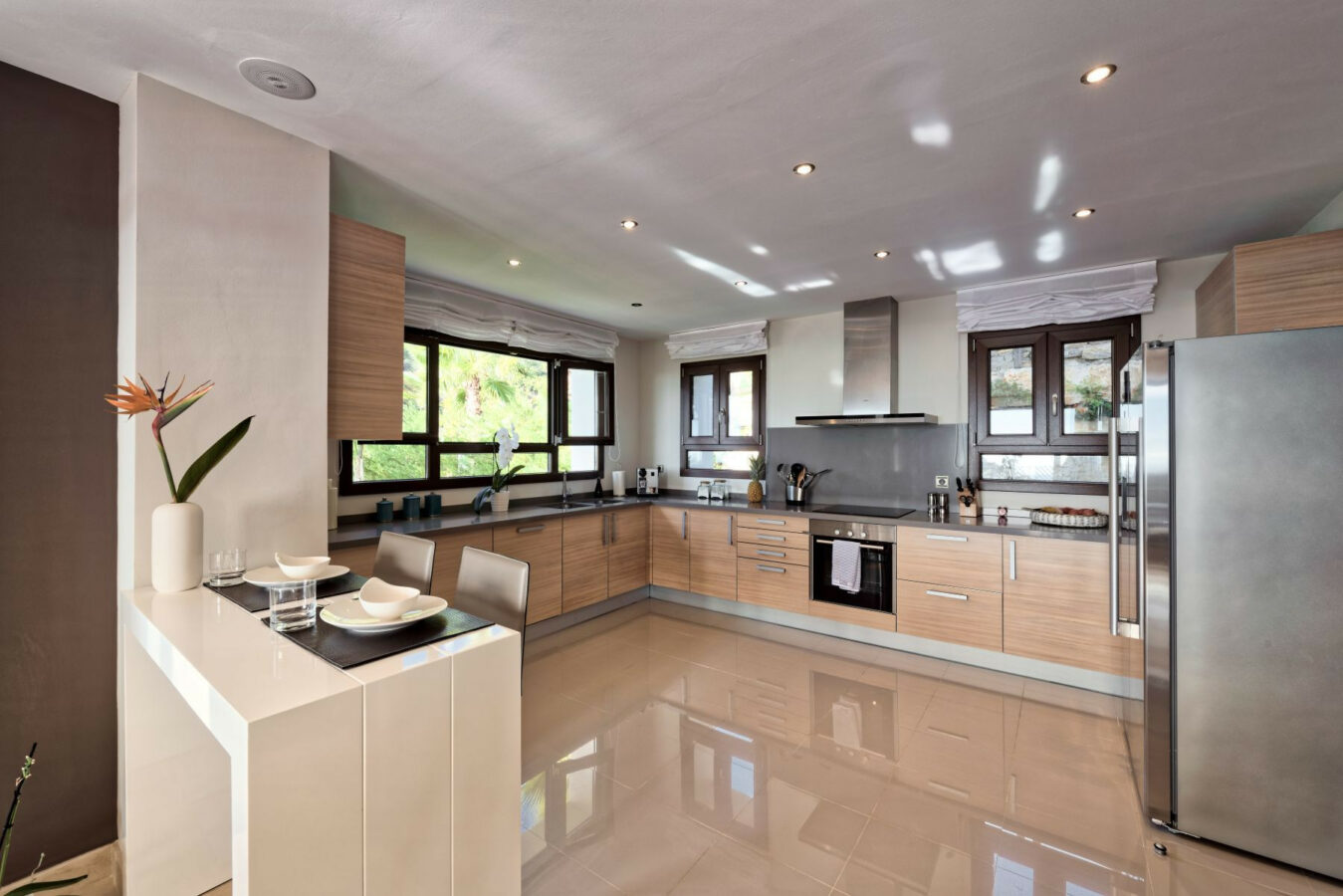 FOR SALE 🏡 Spacious Villa in 24h Gated Community – Benahavís Hills, Benahavís