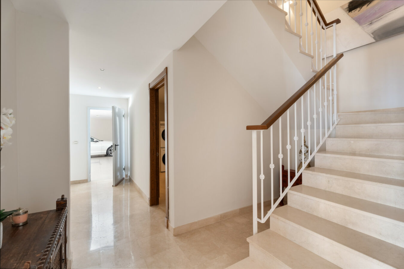 FOR SALE 🏡 Spacious Villa in 24h Gated Community – Benahavís Hills, Benahavís