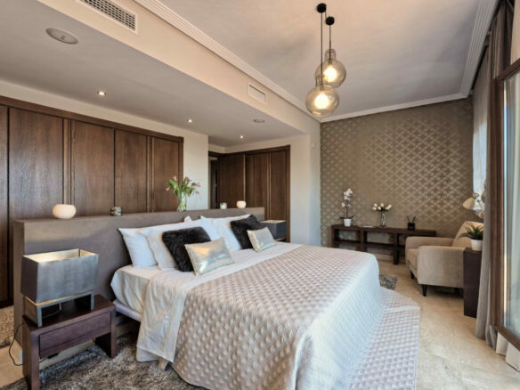 FOR SALE 🏡 Spacious Villa in 24h Gated Community – Benahavís Hills, Benahavís