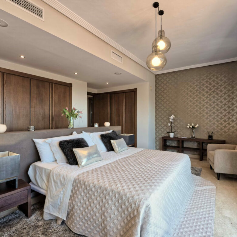 FOR SALE 🏡 Spacious Villa in 24h Gated Community – Benahavís Hills, Benahavís