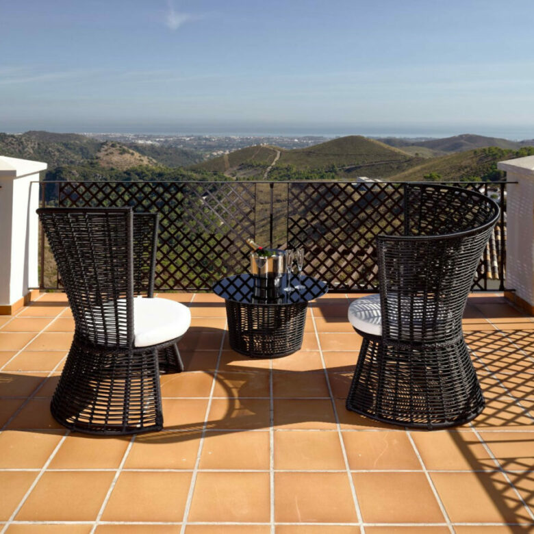 FOR SALE 🏡 Spacious Villa in 24h Gated Community – Benahavís Hills, Benahavís