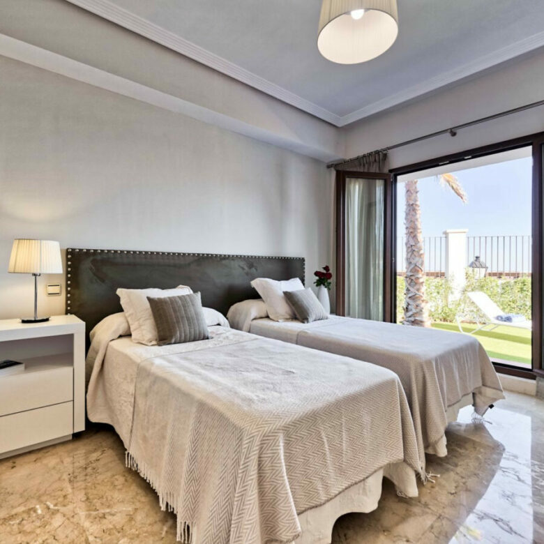 FOR SALE 🏡 Spacious Villa in 24h Gated Community – Benahavís Hills, Benahavís