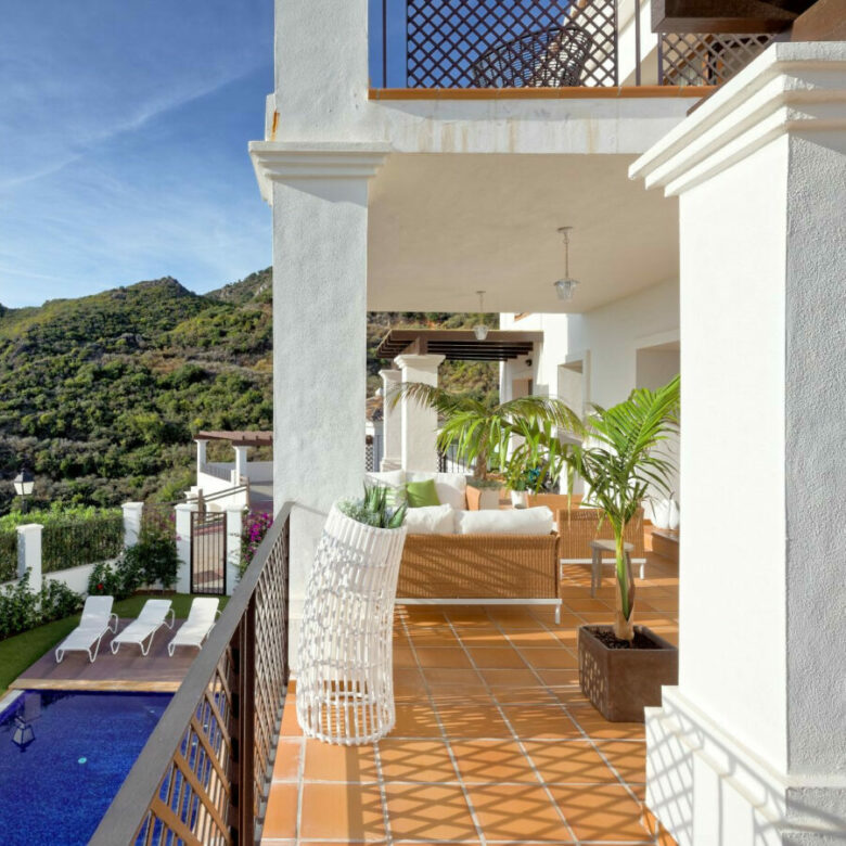 FOR SALE 🏡 Spacious Villa in 24h Gated Community – Benahavís Hills, Benahavís