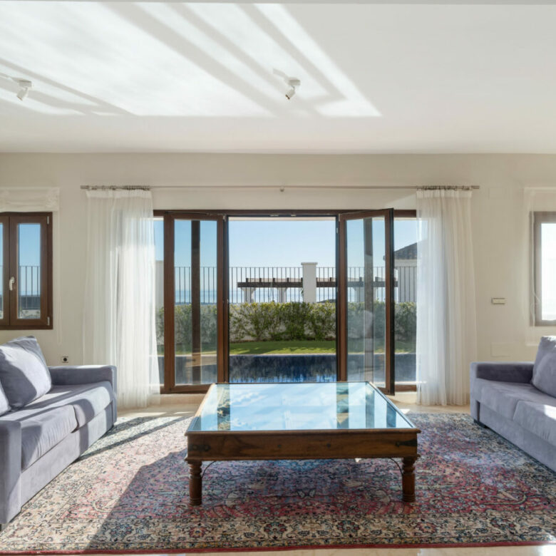FOR SALE 🏡 Spacious Villa in 24h Gated Community – Benahavís Hills, Benahavís