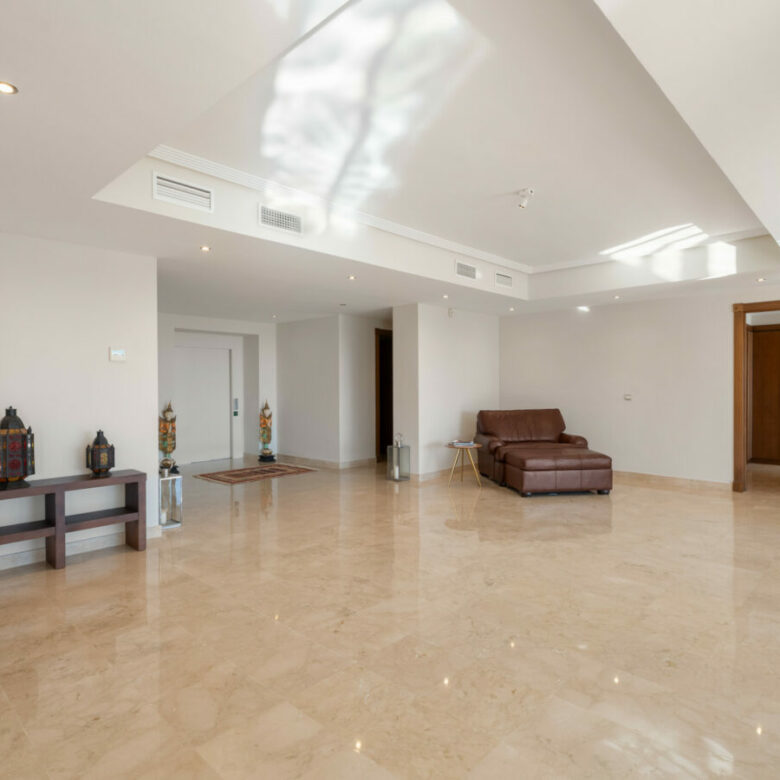 FOR SALE 🏡 Spacious Villa in 24h Gated Community – Benahavís Hills, Benahavís