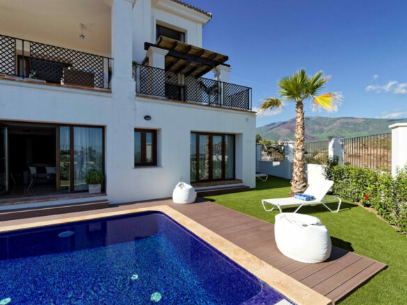 FOR SALE 🏡 Spacious Villa in 24h Gated Community – Benahavís Hills, Benahavís
