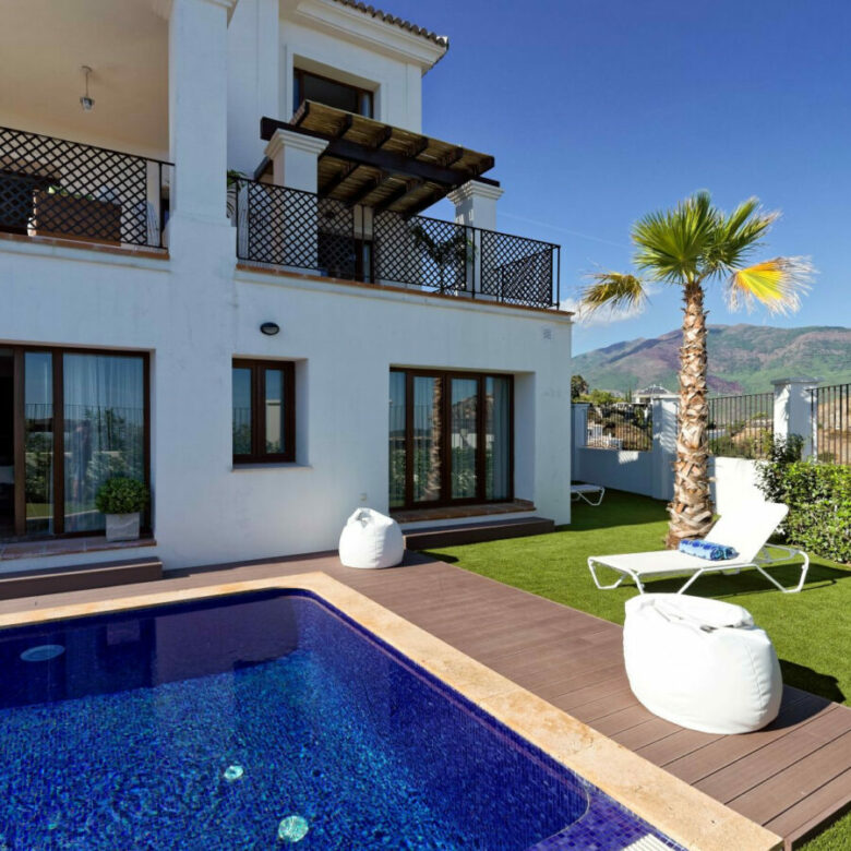 FOR SALE 🏡 Spacious Villa in 24h Gated Community – Benahavís Hills, Benahavís