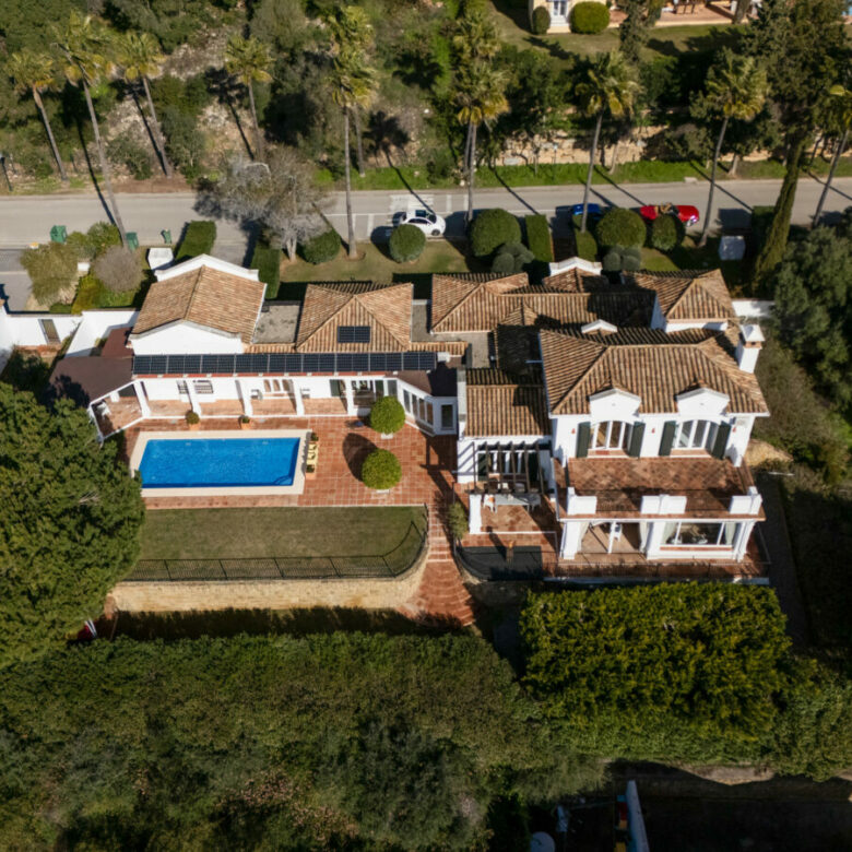 FOR SALE 🏡 Exceptional Andalusian Family Villa – Zona F, Sotogrande