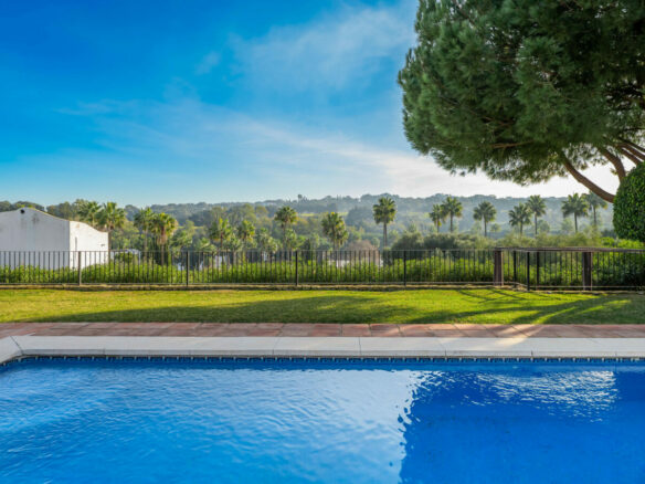 FOR SALE 🏡 Exceptional Andalusian Family Villa – Zona F, Sotogrande