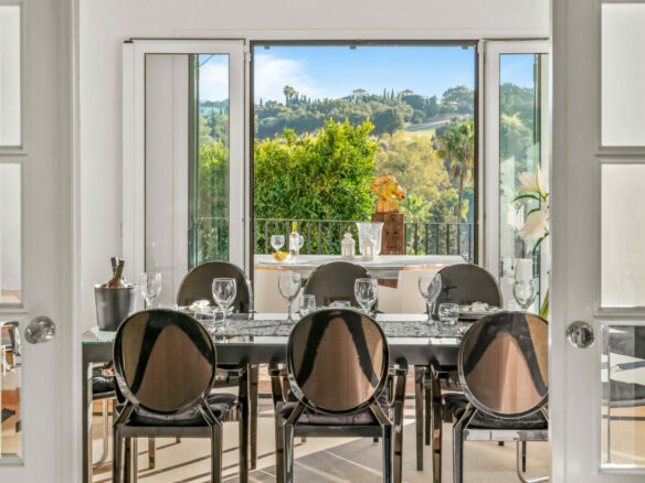 FOR SALE 🏡 Exceptional Andalusian Family Villa – Zona F, Sotogrande