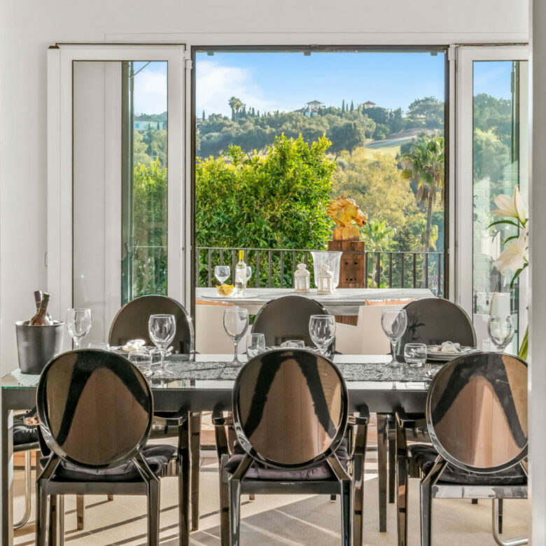 FOR SALE 🏡 Exceptional Andalusian Family Villa – Zona F, Sotogrande