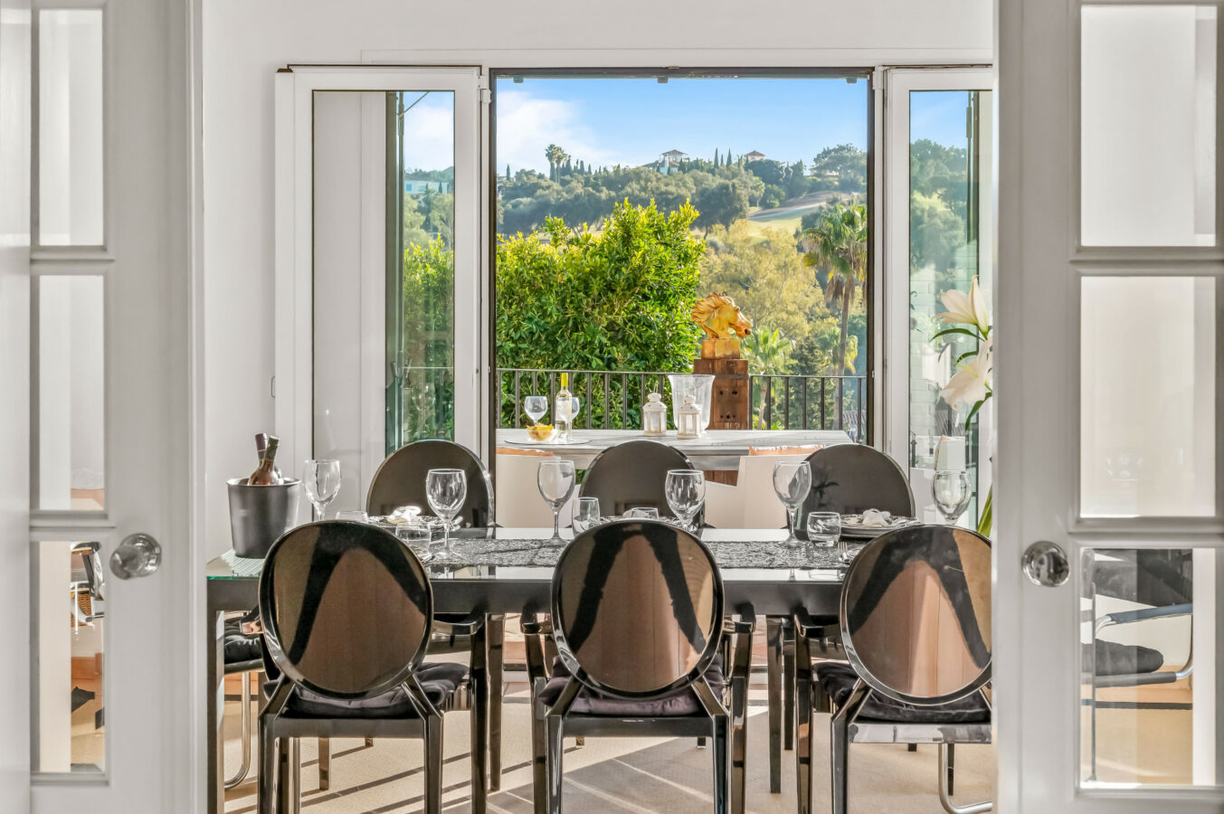FOR SALE 🏡 Exceptional Andalusian Family Villa – Zona F, Sotogrande