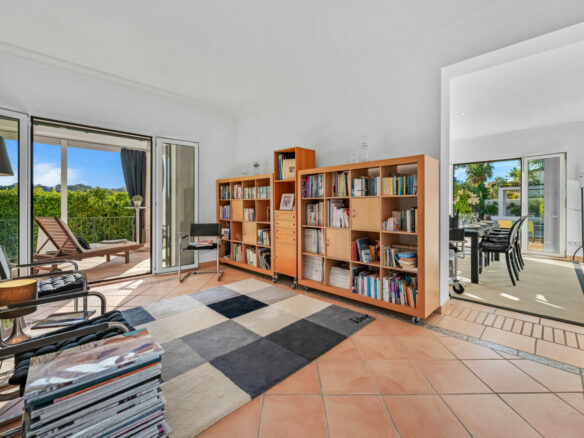 FOR SALE 🏡 Exceptional Andalusian Family Villa – Zona F, Sotogrande