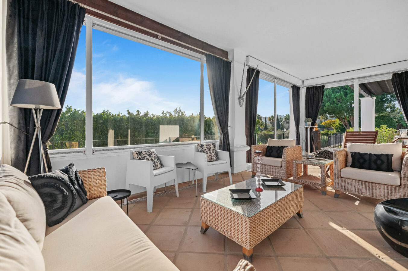 FOR SALE 🏡 Exceptional Andalusian Family Villa – Zona F, Sotogrande