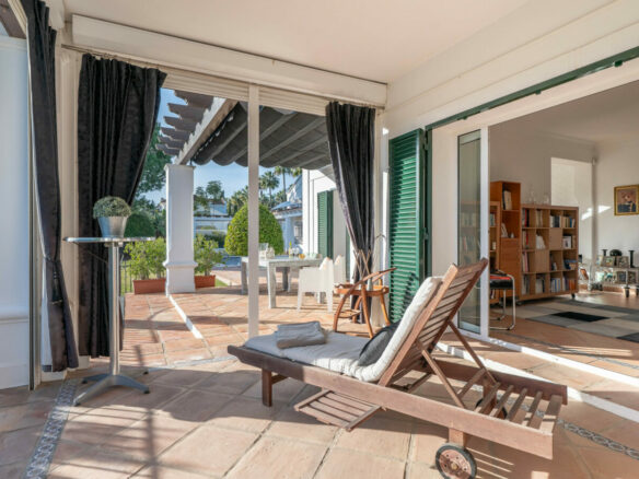 FOR SALE 🏡 Exceptional Andalusian Family Villa – Zona F, Sotogrande
