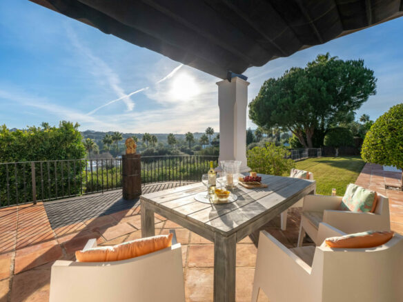 FOR SALE 🏡 Exceptional Andalusian Family Villa – Zona F, Sotogrande