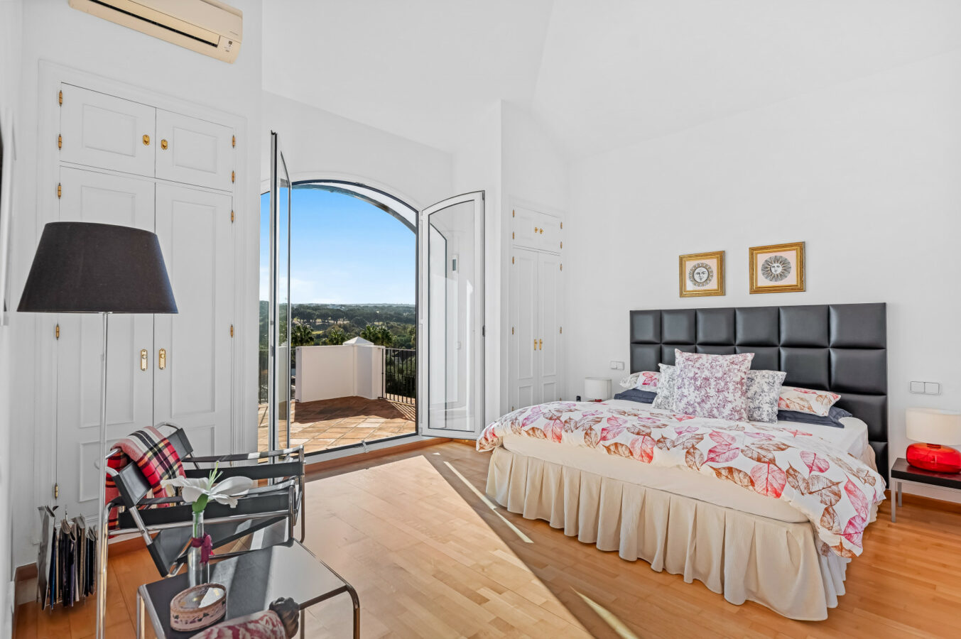 FOR SALE 🏡 Exceptional Andalusian Family Villa – Zona F, Sotogrande