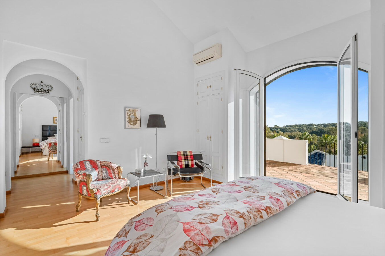 FOR SALE 🏡 Exceptional Andalusian Family Villa – Zona F, Sotogrande