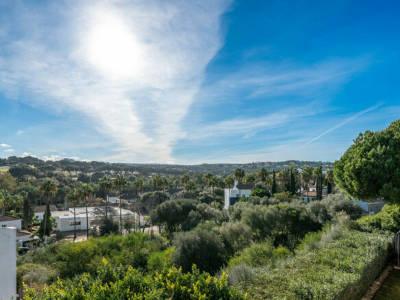 FOR SALE 🏡 Exceptional Andalusian Family Villa – Zona F, Sotogrande