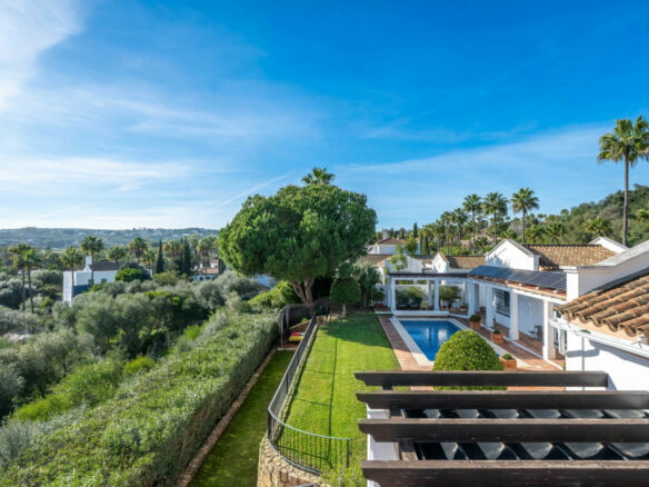 FOR SALE 🏡 Exceptional Andalusian Family Villa – Zona F, Sotogrande