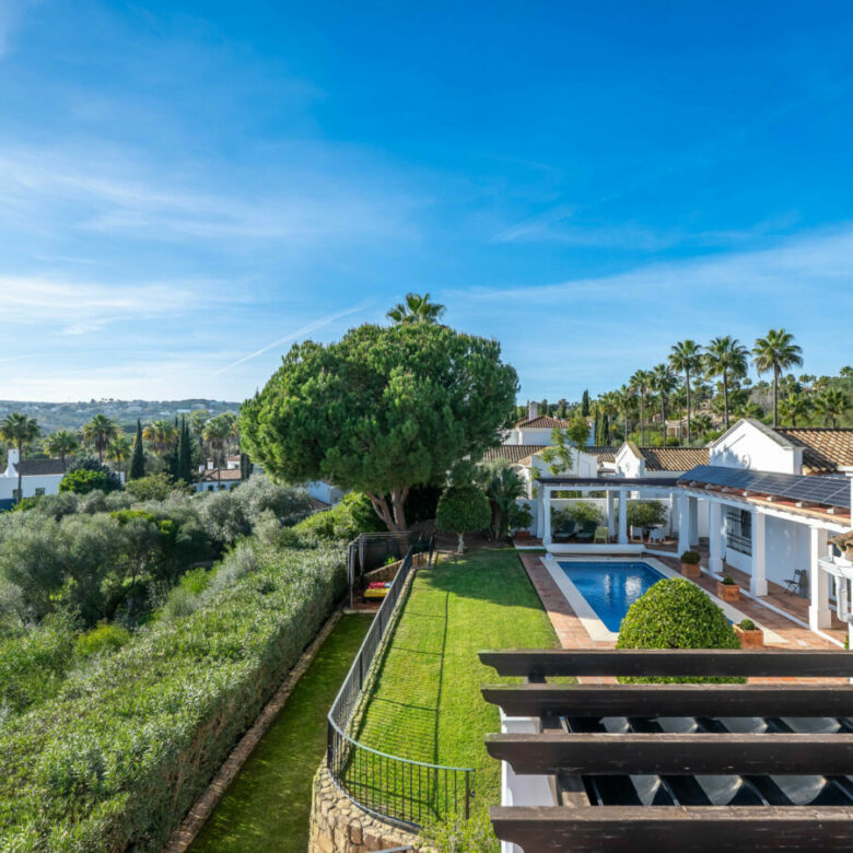 FOR SALE 🏡 Exceptional Andalusian Family Villa – Zona F, Sotogrande