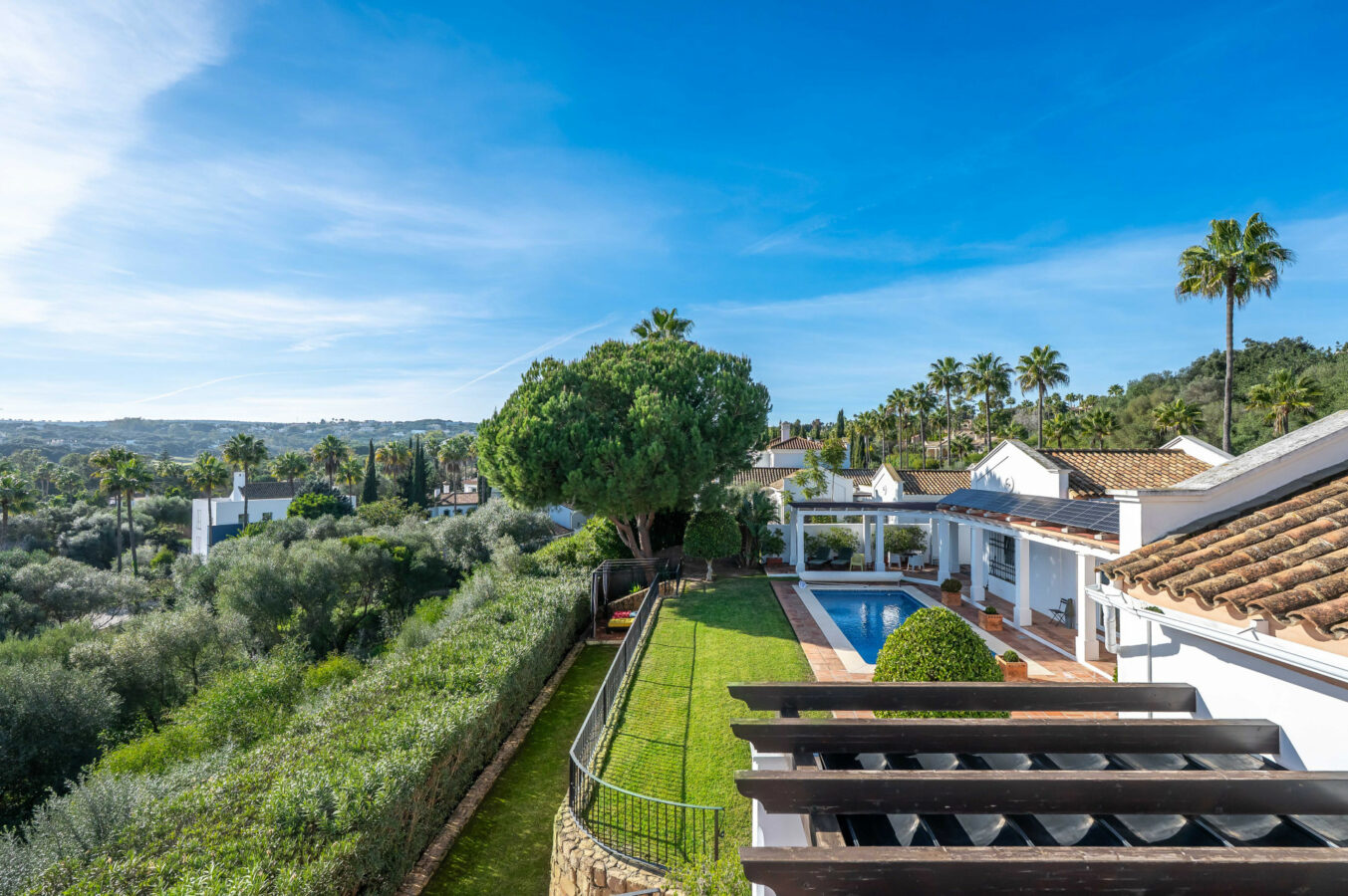 FOR SALE 🏡 Exceptional Andalusian Family Villa – Zona F, Sotogrande