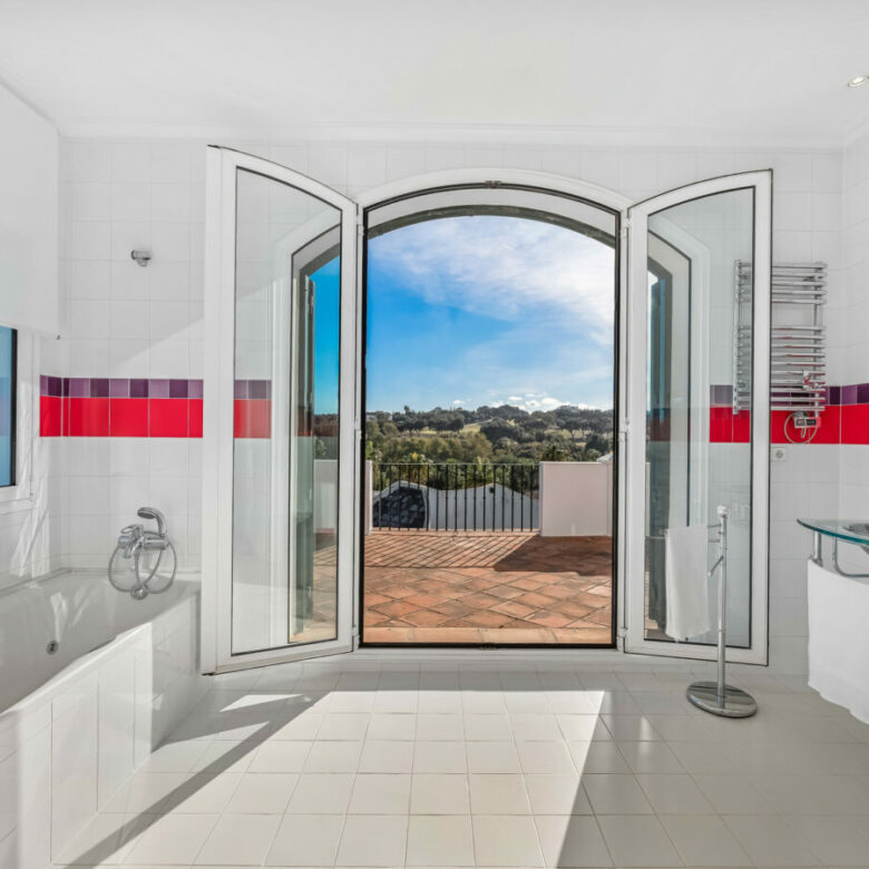FOR SALE 🏡 Exceptional Andalusian Family Villa – Zona F, Sotogrande