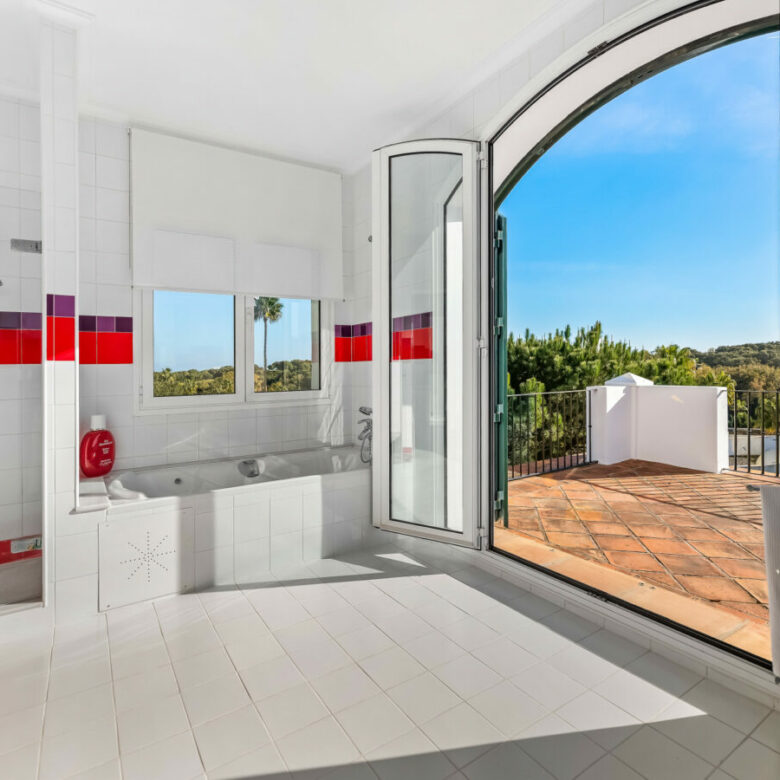 FOR SALE 🏡 Exceptional Andalusian Family Villa – Zona F, Sotogrande