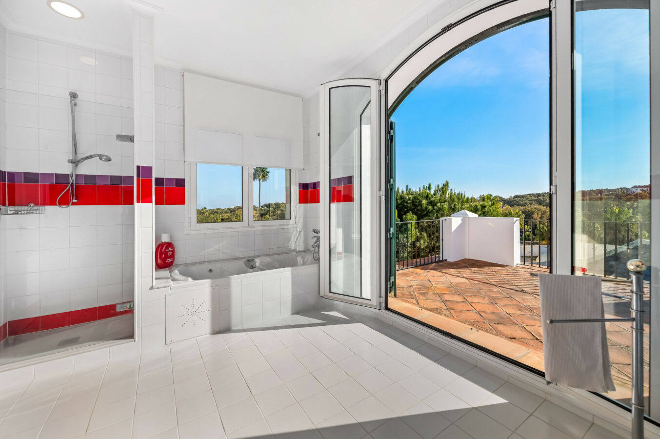 FOR SALE 🏡 Exceptional Andalusian Family Villa – Zona F, Sotogrande