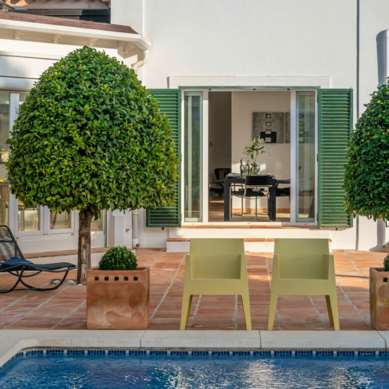 FOR SALE 🏡 Exceptional Andalusian Family Villa – Zona F, Sotogrande