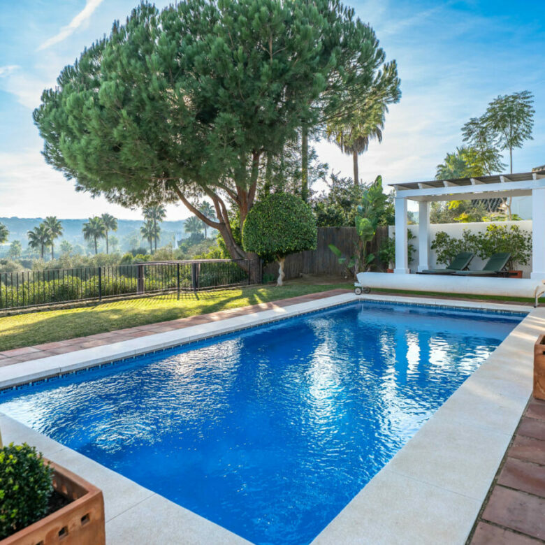 FOR SALE 🏡 Exceptional Andalusian Family Villa – Zona F, Sotogrande