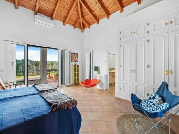 FOR SALE 🏡 Exceptional Andalusian Family Villa – Zona F, Sotogrande