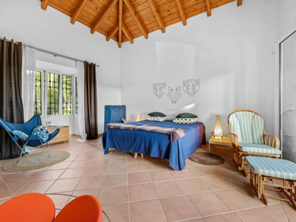 FOR SALE 🏡 Exceptional Andalusian Family Villa – Zona F, Sotogrande