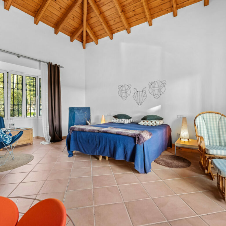 FOR SALE 🏡 Exceptional Andalusian Family Villa – Zona F, Sotogrande