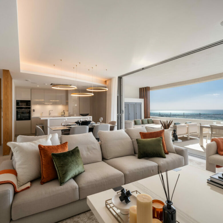 FOR SALE 🏡 Exceptional 3-Bedroom Apartment with Panoramic Sea Views – Real de La Quinta, Benahavís, Marbella