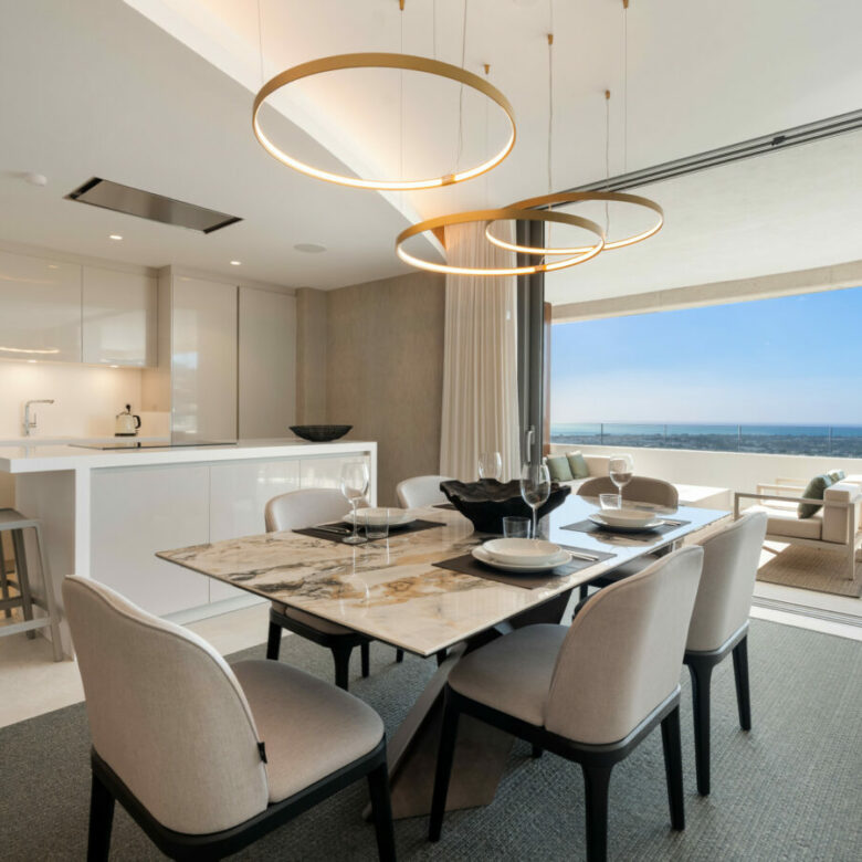 FOR SALE 🏡 Exceptional 3-Bedroom Apartment with Panoramic Sea Views – Real de La Quinta, Benahavís, Marbella