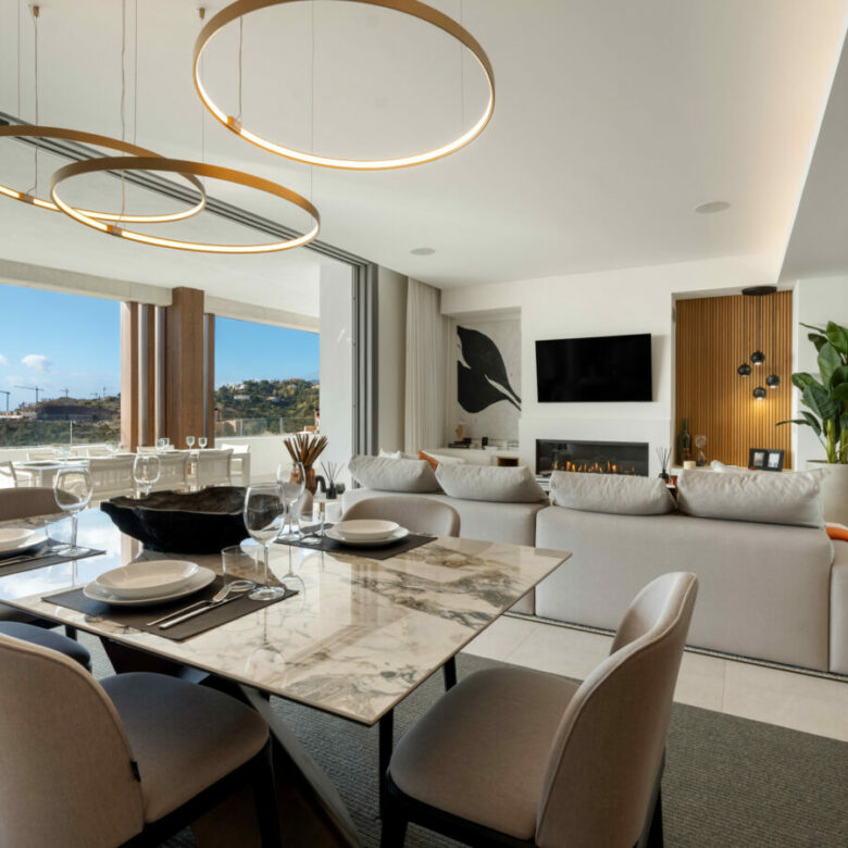 FOR SALE 🏡 Exceptional 3-Bedroom Apartment with Panoramic Sea Views – Real de La Quinta, Benahavís, Marbella
