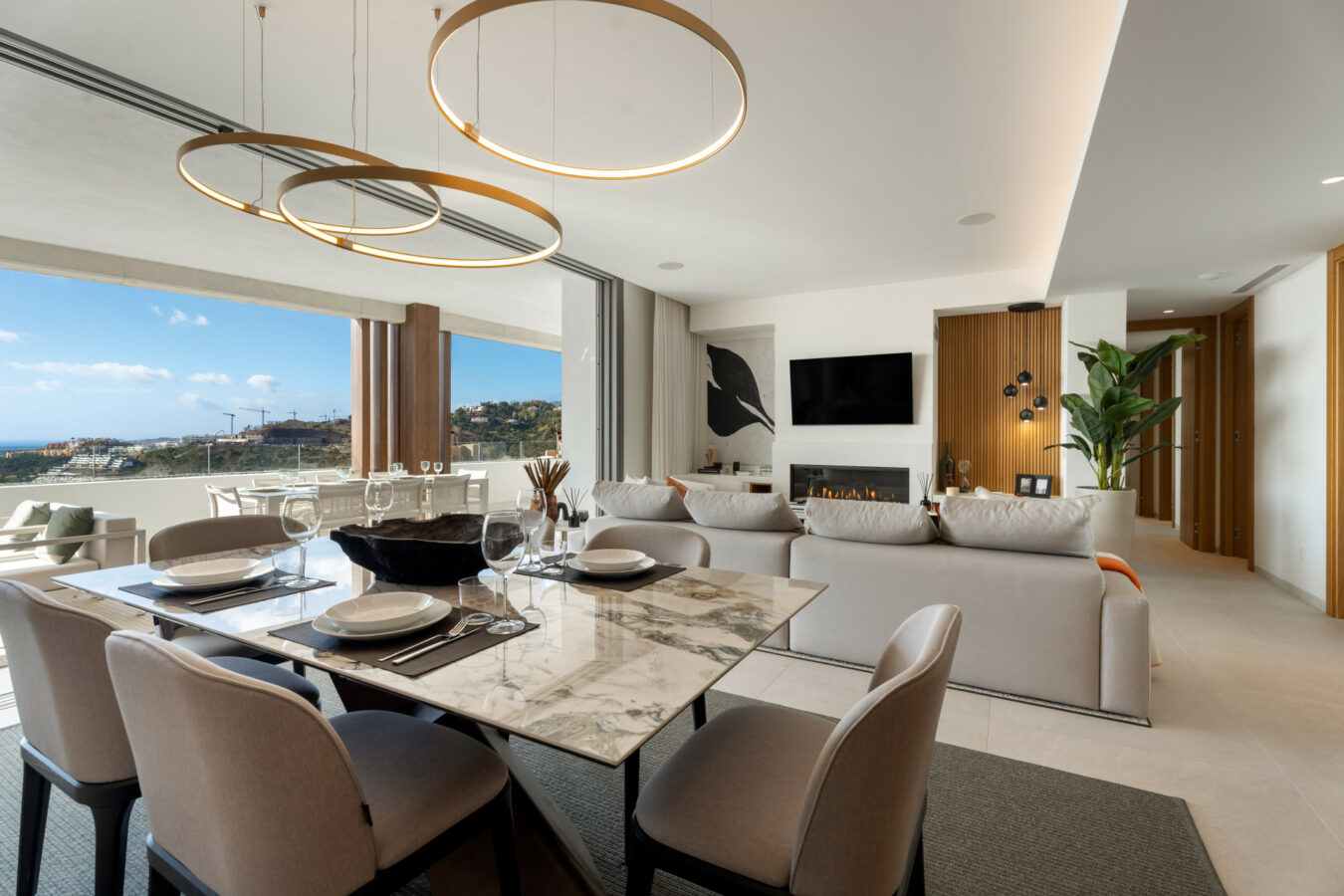 FOR SALE 🏡 Exceptional 3-Bedroom Apartment with Panoramic Sea Views – Real de La Quinta, Benahavís, Marbella