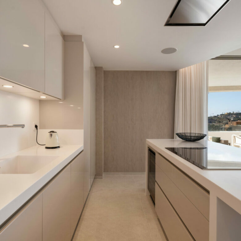 FOR SALE 🏡 Exceptional 3-Bedroom Apartment with Panoramic Sea Views – Real de La Quinta, Benahavís, Marbella