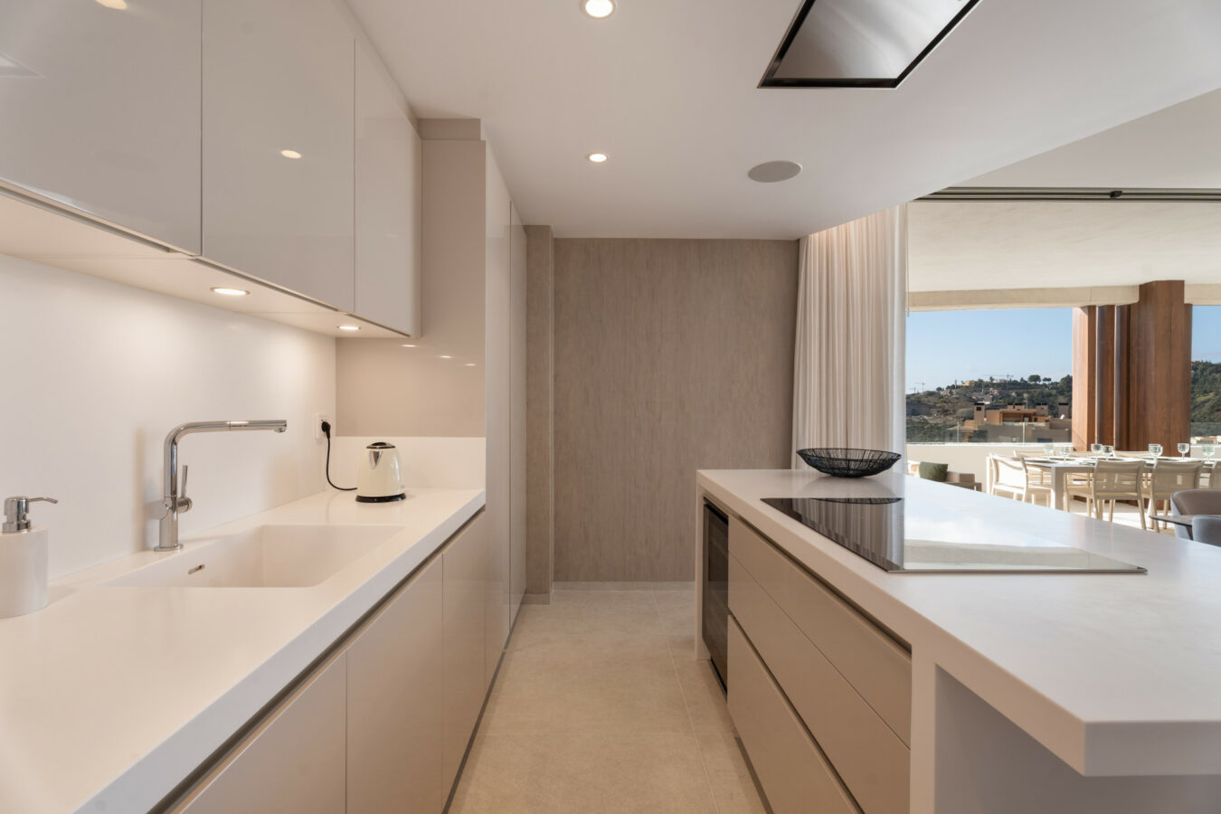 FOR SALE 🏡 Exceptional 3-Bedroom Apartment with Panoramic Sea Views – Real de La Quinta, Benahavís, Marbella