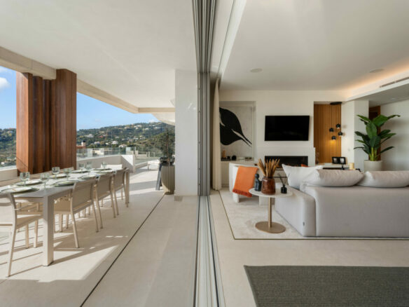 FOR SALE 🏡 Exceptional 3-Bedroom Apartment with Panoramic Sea Views – Real de La Quinta, Benahavís, Marbella