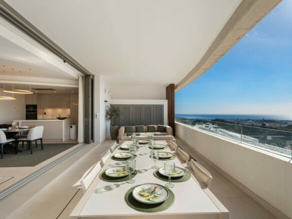 FOR SALE 🏡 Exceptional 3-Bedroom Apartment with Panoramic Sea Views – Real de La Quinta, Benahavís, Marbella
